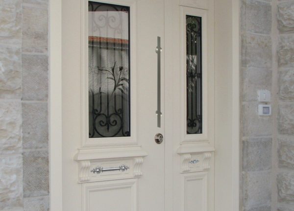 דלתות מדגם יווני